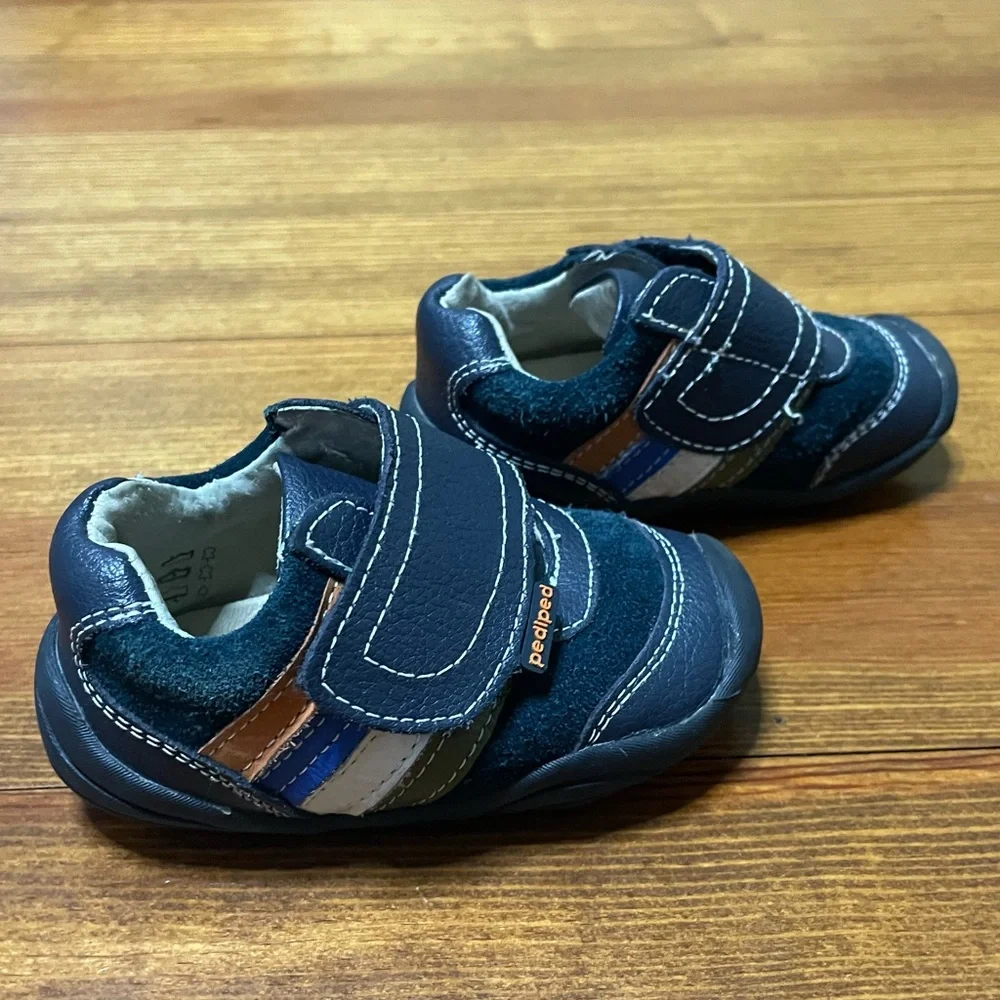 Pediped Grip N Go Shoes Size 19 or 4